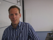 Prof. Heinrichs bei seinem Vortrag an der Hochschule Bonn-Rhein-Sieg, Bild: Leo-Alexander Kölzer